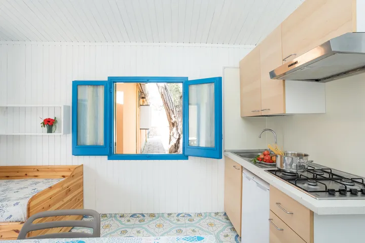 One-bedroom bungalow for 4 guests-1